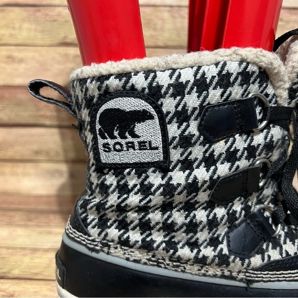 Sorel Black And White Tivoli Winter Boots - Picture 4 of 9